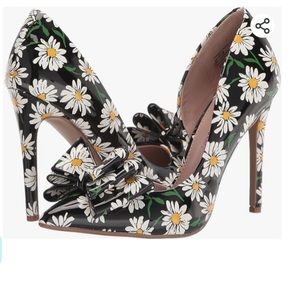 Betsey Johnson Prince P daisy multi